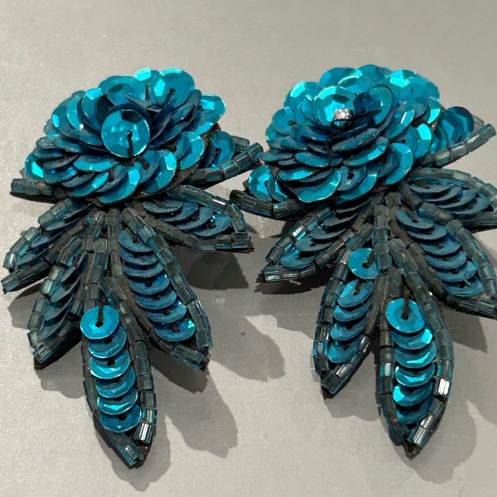 Turquoise Sequin Hand made vintage pierced earring new ( reduced) - Picture 11 of 16